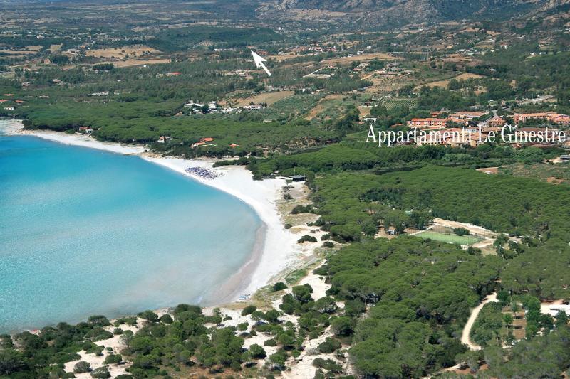 Appartamenti Le Ginestre E Gli Oleandri Cala Liberotto Exteriör bild
